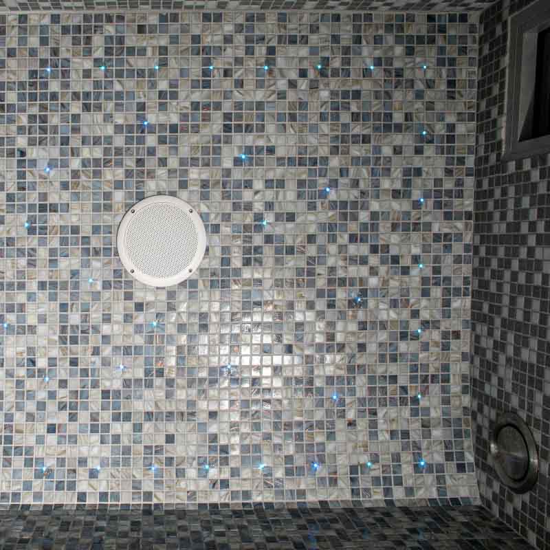 Banho Turco Exterior Mist com chuveiro e som embutido.