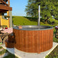 Jacuzzi Exterior Thermalux 200 em uso, destacando madeira Thermowood.