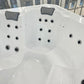 Jacuzzi Hydra 200, banheira de hidromassagem elegante para quatro pessoas.