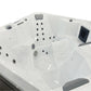 Jacuzzi Hydra 200 em foco, destacando jatos e estrutura.