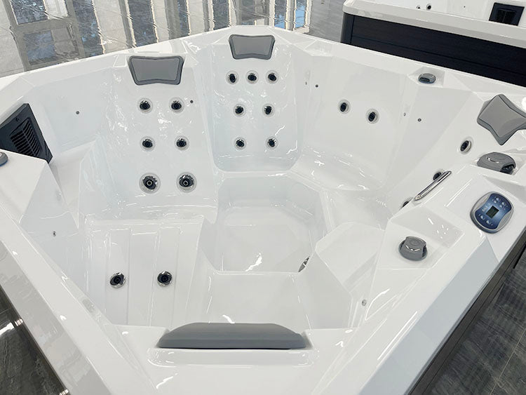 Jacuzzi Hydra 200, banheira de hidromassagem elegante e compacta.