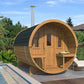 Sauna Exterior Barrel 250 ao lado de piscina.